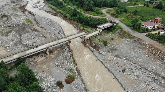 Rize'de iki köyü bağlayan köprü çöktü! vatandaşlardan önemli iddia! 10